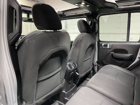 Used 2023 Jeep Wrangler Unlimited w/ Sun & Screen Package AWD/4WD image 16
