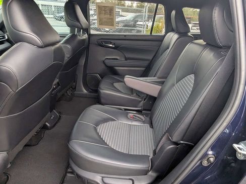 Used 2023 Toyota Highlander XSE image 5
