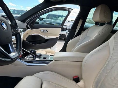 Used 2022 BMW 330i Sedan w/ Convenience Package RWD image 9