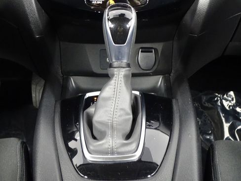 Used 2020 Nissan Rogue Sport SV image 39