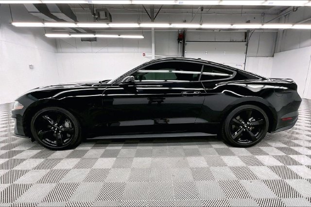 Used 2021 Ford Mustang GT Premium w/ Black Accent Package RWD image 13