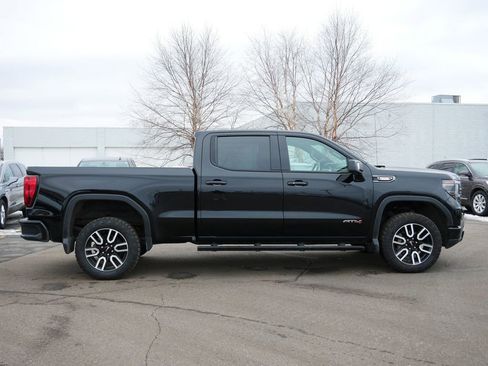 Used 2023 GMC Sierra 1500 AT4 w/ AT4 Preferred Package image 8