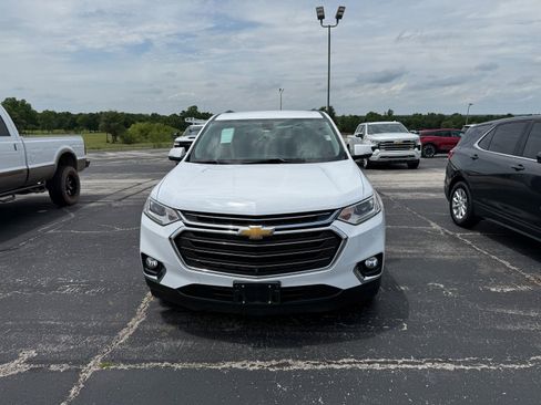 Used 2020 Chevrolet Traverse LT w/ LT Premium Package image 4