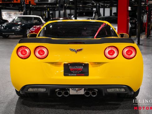 Used 2005 Chevrolet Corvette Coupe w/ Preferred Equipment Group RWD image 4