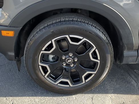 Used 2025 Ford Bronco Sport Outer Banks image 13