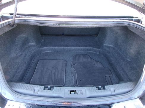 Used 2017 Ford Taurus SEL image 6