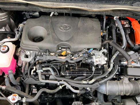 Used 2024 Toyota Sienna Limited image 33