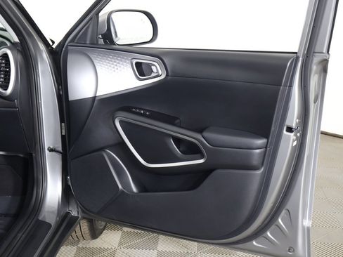 Used 2025 Kia Soul LX w/ LX Technology Package image 22