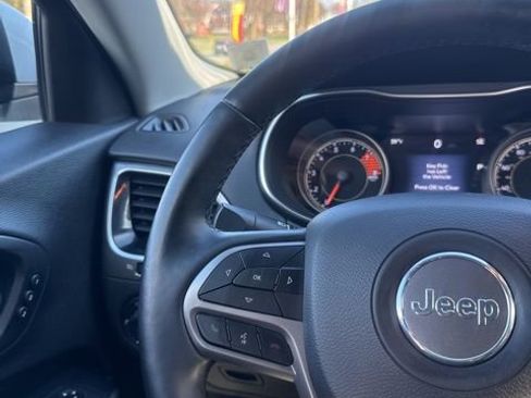 Used 2019 Jeep Cherokee Limited AWD/4WD image 27