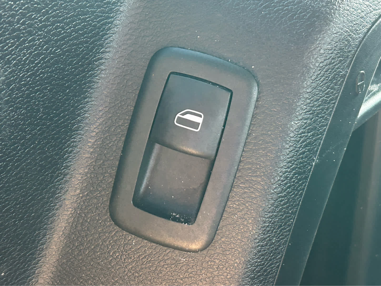 Used 2016 Chrysler Town & Country Touring FWD image 13