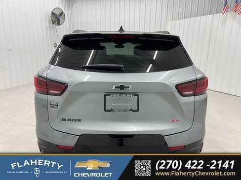 Used 2024 Chevrolet Blazer RS w/ Enhanced Convenience Package FWD image 4