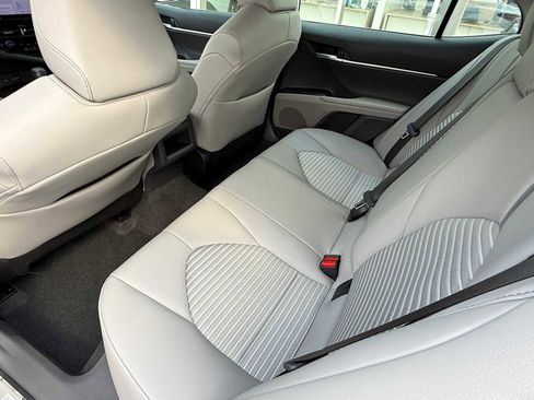 Used 2023 Toyota Camry SE w/ Convenience Package image 15