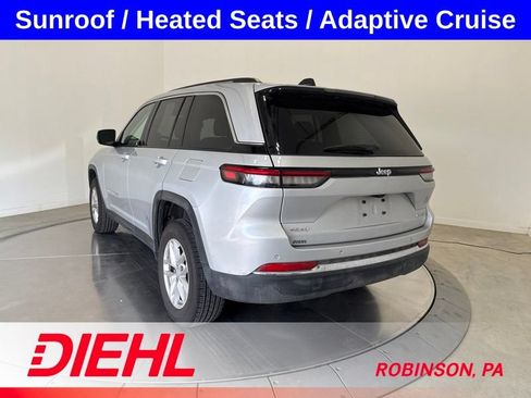 Used 2023 Jeep Grand Cherokee Laredo X AWD/4WD image 5