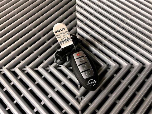 New 2025 Nissan Frontier SV w/ SV Convenience Package RWD image 13
