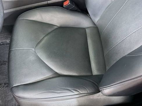 Used 2021 Toyota Highlander Limited FWD image 19