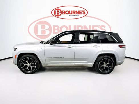 Used 2022 Jeep Grand Cherokee Summit AWD/4WD image 9