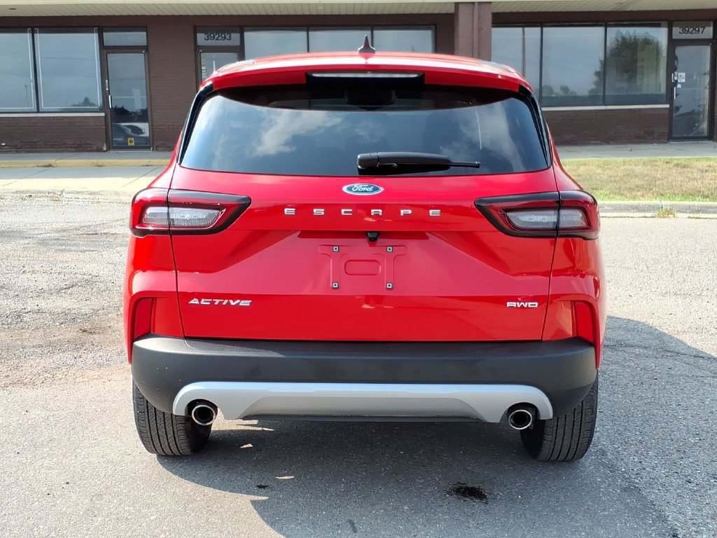Used 2024 Ford Escape Active AWD/4WD image 4