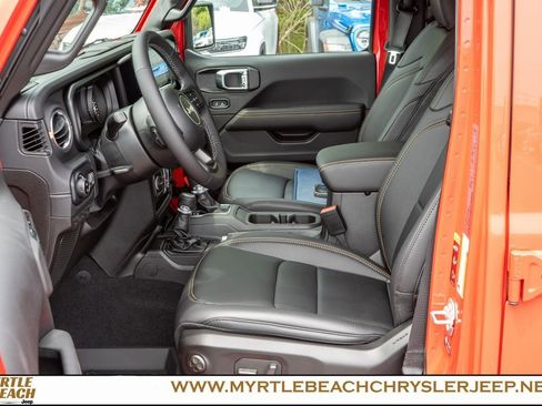 New 2025 Jeep Gladiator Sport w/ Premium Package image 17