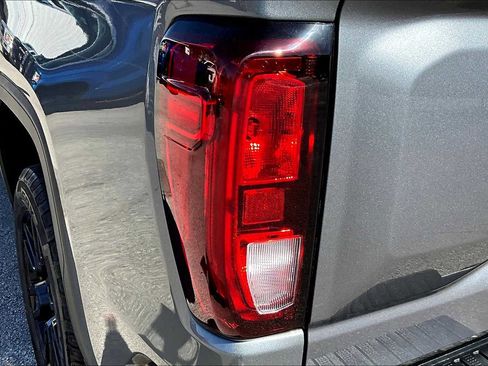 Used 2020 GMC Sierra 1500 Elevation w/ Elevation Value Package image 28