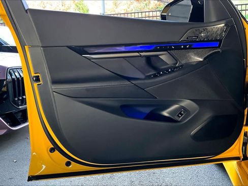 Used 2025 BMW M5 Touring image 21