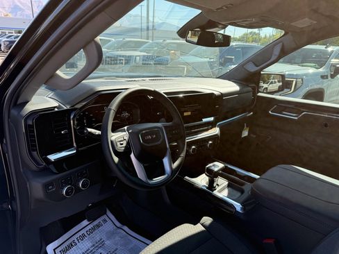 New 2025 GMC Sierra 1500 Elevation image 12