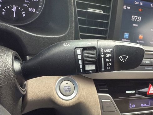 Used 2017 Hyundai Elantra Value Edition image 13