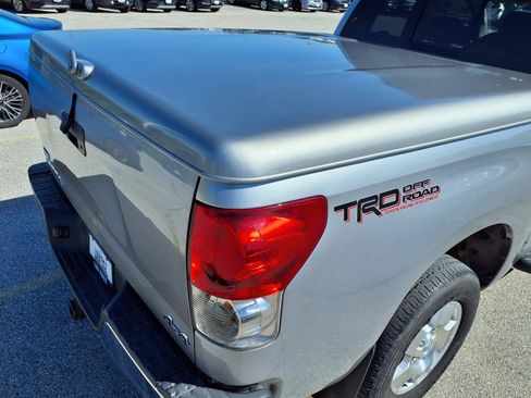 Used 2007 Toyota Tundra SR5 AWD/4WD image 2