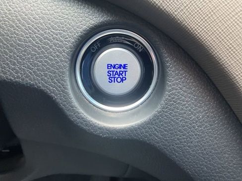 Used 2018 Hyundai Santa Fe Limited image 22