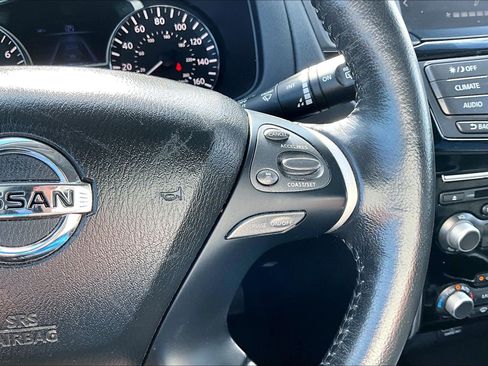 Used 2020 Nissan Pathfinder SV FWD image 23