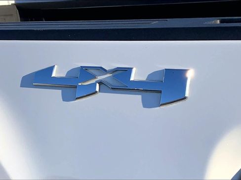 Used 2024 GMC Sierra 2500 Pro image 9