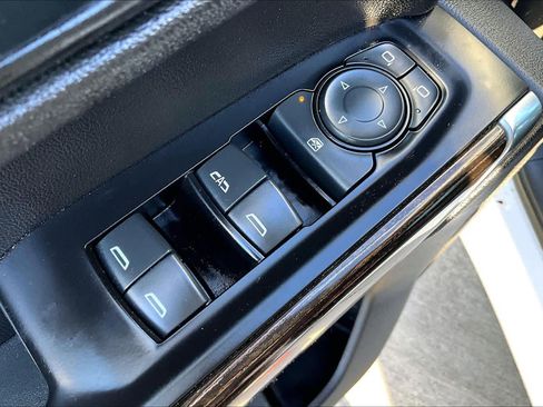 Used 2020 GMC Sierra 1500 SLE w/ SLE Value Package image 31