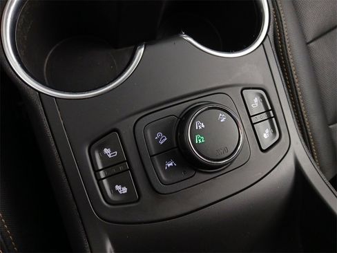 Used 2020 GMC Terrain SLT w/ Preferred Package image 16