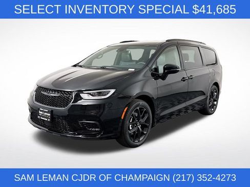 New 2026 Chrysler Pacifica Select w/ S Appearance Package FWD image 3