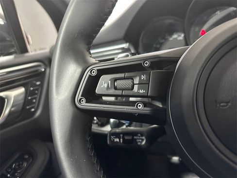 Used 2023 Porsche Macan S image 25