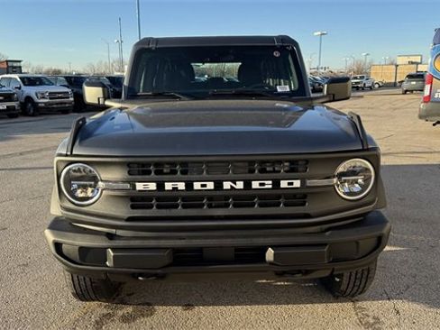 New 2025 Ford Bronco Base image 3
