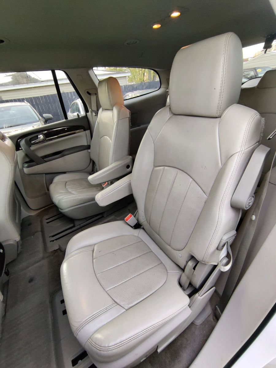 Used 2016 Buick Enclave Leather AWD/4WD image 10