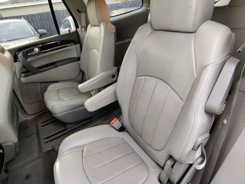 Used 2016 Buick Enclave Leather image 10
