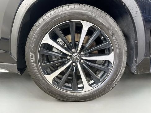 Used 2021 Toyota Highlander XSE AWD/4WD image 35