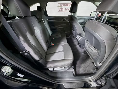 Certified 2025 Kia Sorento LX FWD image 29