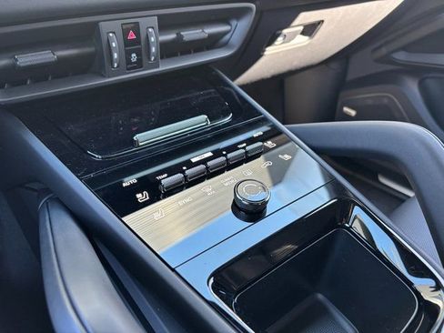 Certified 2026 Porsche Cayenne AWD/4WD image 21