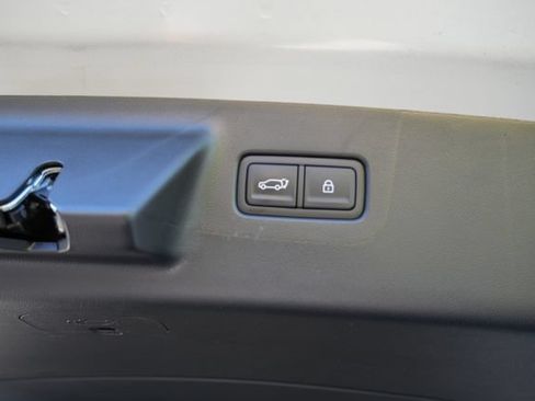 Used 2026 Hyundai Santa Fe SEL FWD image 13