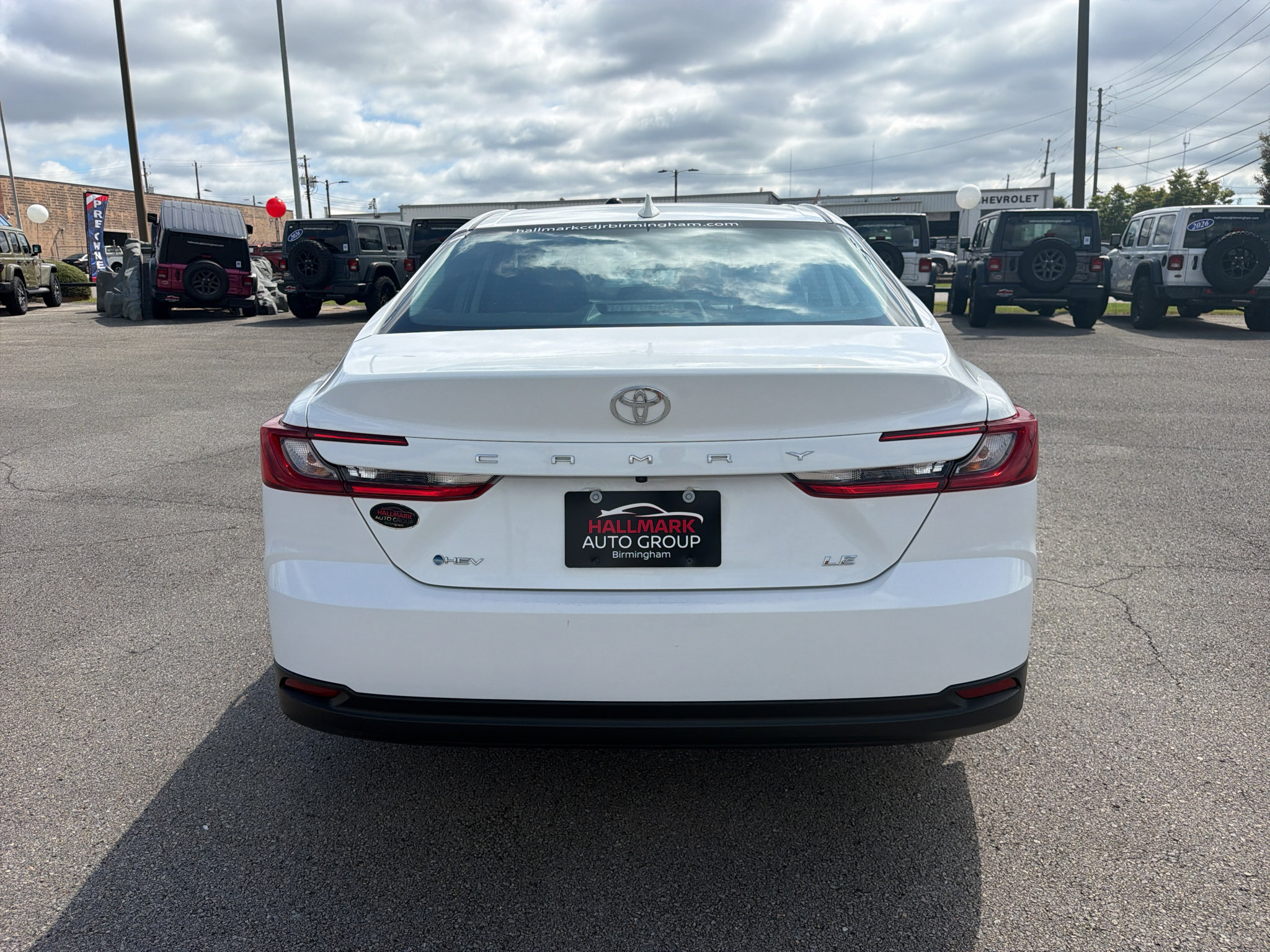 Used 2025 Toyota Camry LE FWD image 7