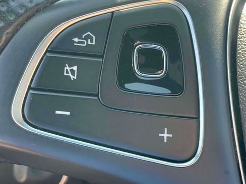 Used 2017 Mercedes-Benz E 300 image 18