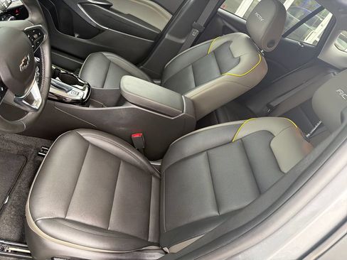 Used 2024 Chevrolet Trax ACTIV w/ Sunroof Package FWD image 15