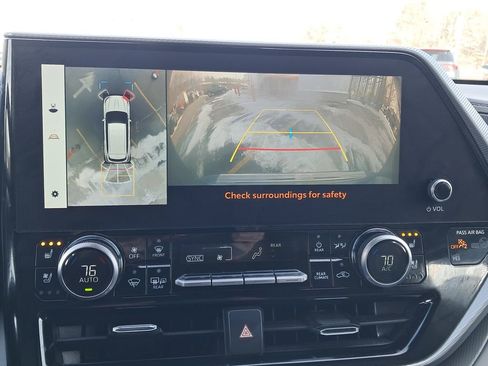 Used 2023 Toyota Highlander Platinum image 17