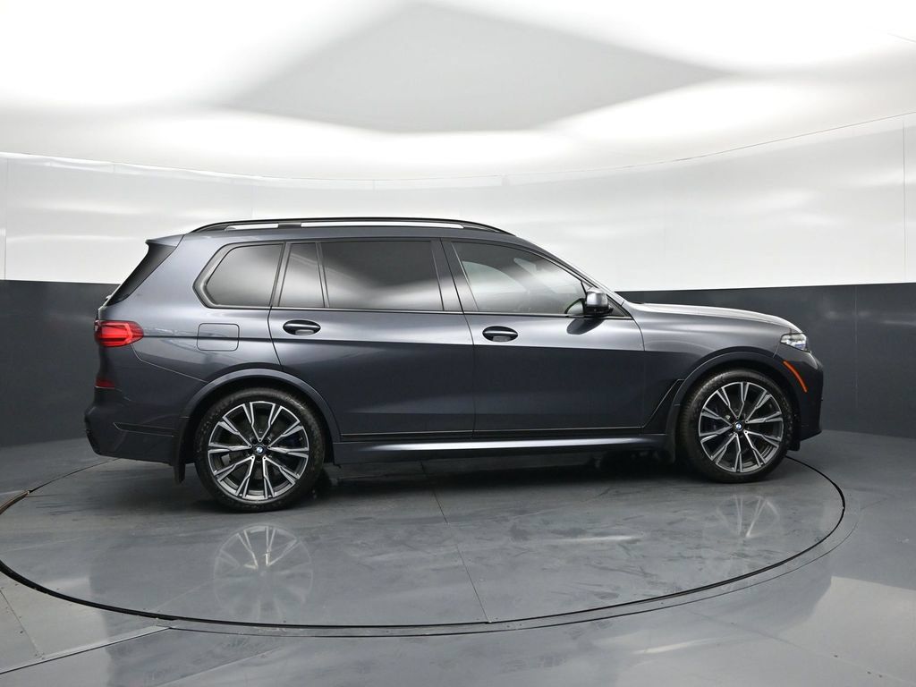 Used 2020 BMW X7 M50i w/ Dynamic Handling Package AWD/4WD image 26