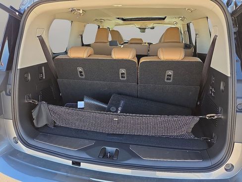 Used 2025 INFINITI QX80 Sensory image 17