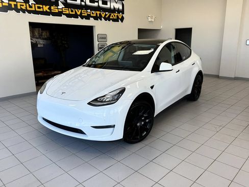 Used 2021 Tesla Model Y Long Range AWD/4WD image 1