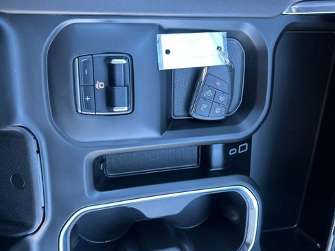 Used 2025 GMC Sierra 3500 Denali w/ Denali Reserve Package image 12