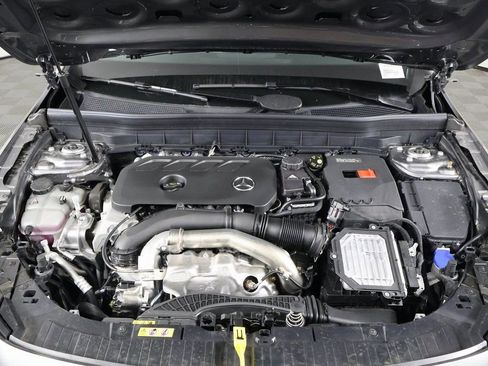 New 2026 Mercedes-Benz GLB 250 image 9